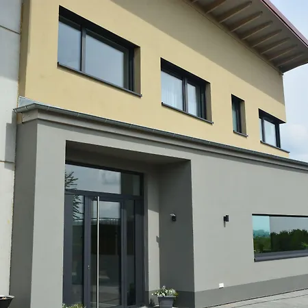 ホテル Weingut Bugner Meizelhof 3*