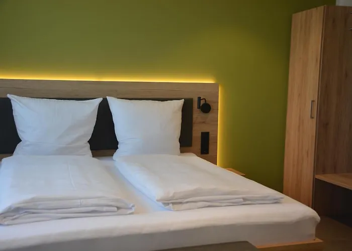 Weingut Bugner Meizelhof فندق