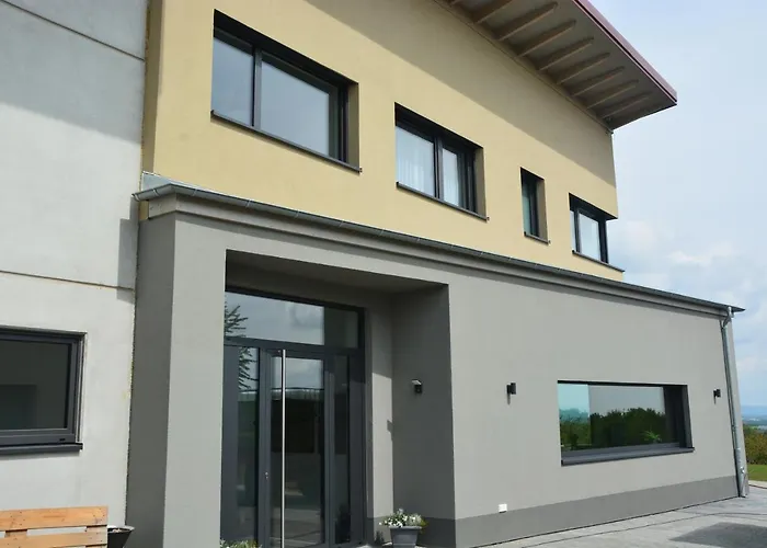 Weingut Bugner Meizelhof Hotel Klein-Winternheim