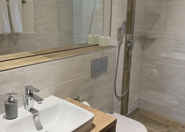 מלון Weingut Bugner Meizelhof Klein-Winternheim